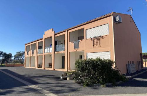 Balaruc-les-Bains Apartment | Studio cosy avec terrasse, parking, proche thermes - Balaruc-les-Bains - FR-1-553-89