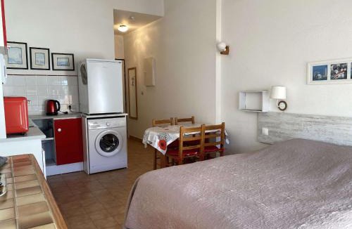 Balaruc-les-Bains Apartment | Studio cosy avec terrasse, parking, proche thermes - Balaruc-les-Bains - FR-1-553-89