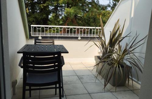Salies-de-Bearn Apartment | Studio cosy avec terrasse et parking dans résidence au calme avec piscine, à 3 min des thermes et centre ville
