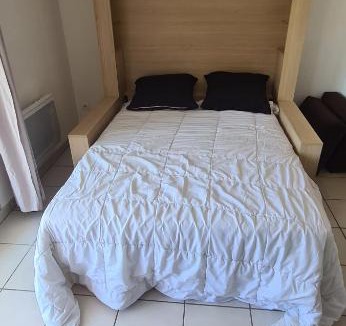 Albertville Apartment | Studio cosy avec parking fermé.