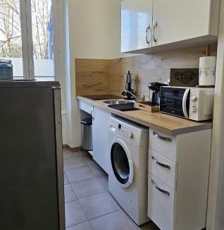Montargis Apartment | studio cosy - centre-ville de Montargis -Wifi, Netflix