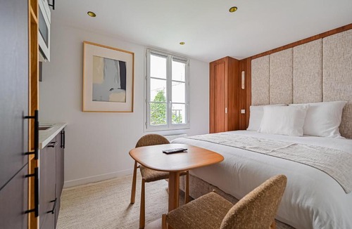 Chaillot Apartment | Studio cosy champs Élysée