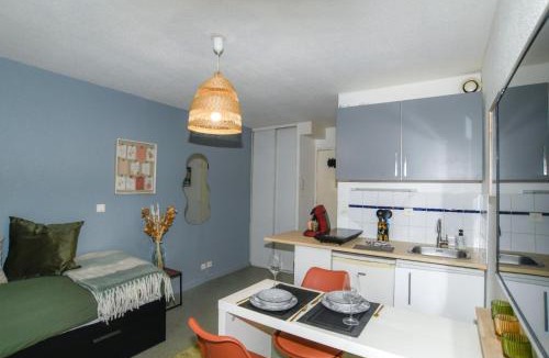 Madeleine-Champ de Mars Apartment | Studio cosy cité des congrès wifi fibre