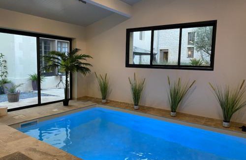 Varennes-Vauzelles Apartment | Studio Cosy dans les granges d un château accès spa