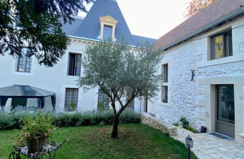Varennes-Vauzelles Apartment | Studio Cosy dans les granges d un château accès spa