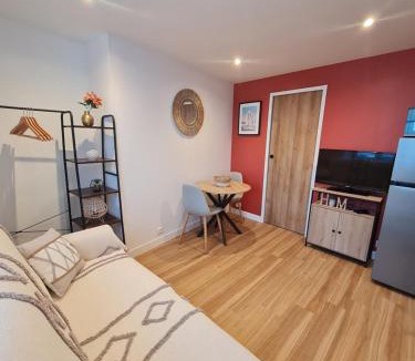 Beauvais Apartment | Studio cosy et fonctionnel