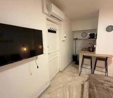 Auneau Apartment | Studio Cosy