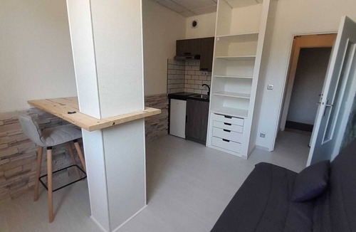 Bourbonne-les-Bains Apartment | Studio Cosy Dans une Station Thermale