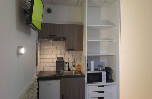 Bourbonne-les-Bains Apartment | Studio Cosy Dans une Station Thermale