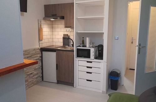 Bourbonne-les-Bains Apartment | Studio Cosy Dans une Station Thermale