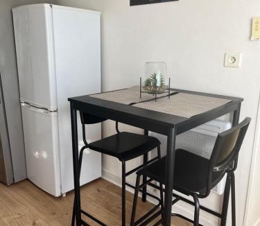 Saint-Germain-Lembron Apartment | Studio cosy avec borne de recharge