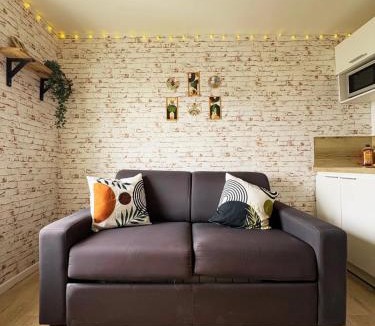 Valenciennes Apartment | Studio cosy