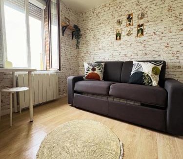 Valenciennes Apartment | Studio cosy
