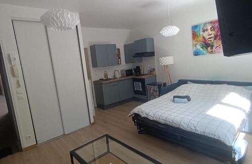 Toul Apartment | Studio cosy - Hyper-centre - Cour privée Parking gratuit à 2 min