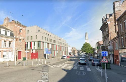 Saint-Acheul Apartment | STUDIO COSY HYPER CENTRE GARE AMIENS WIFI NETFLIX 2 PERS