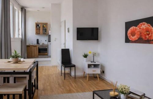 Graulhet Apartment | STUDIO COSY - HYPERCENTRE - CALME - 50M2 - Wi-FI