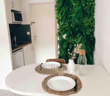 Republique - Les Ponts Apartment | Studio cosy Ile de Nantes proche tram ligne 2 et 3