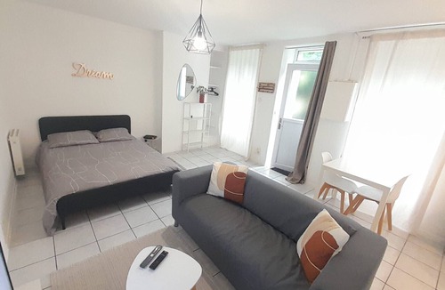Vierzon Apartment | studio cosy "l'Auron" RDC-Vierzon-Wifi