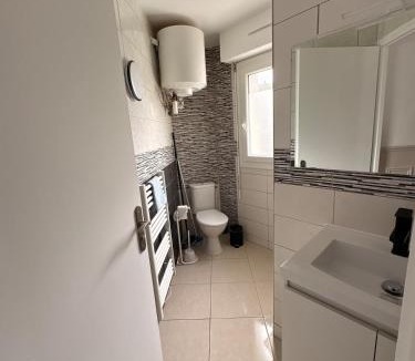 La Roche-sur-Yon Apartment | Studio cosy & Lumineux parking privé