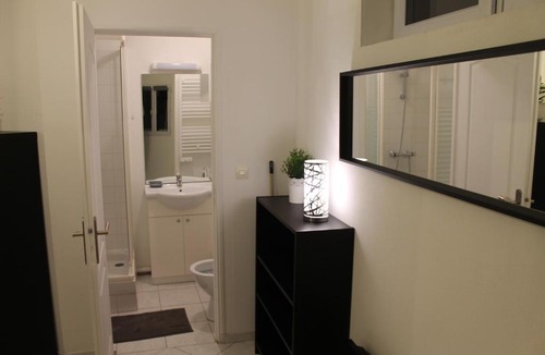 Quartier Vieux Marche-Cathedrale Apartment | Studio cosy meublé en hyper centre