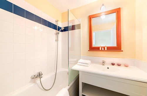 Chateau-d'Olonne Hotel | Studio cosy pour 2 avec vue magnifique sur la mer!