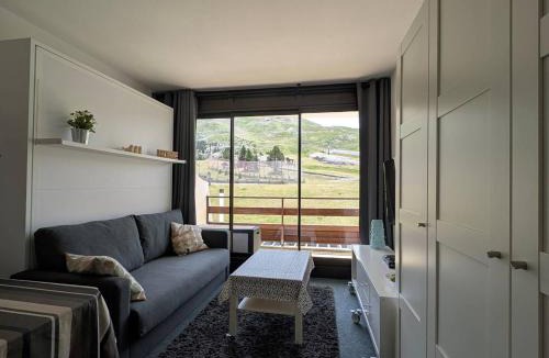 Arette Apartment | Studio cosy pour 4 avec balcon et Wi-Fi, accès direct aux pistes - FR-1-602-59