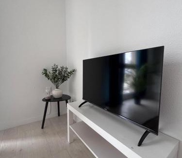 Montmuzard Apartment | Studio cosy - Proche centre Dijon