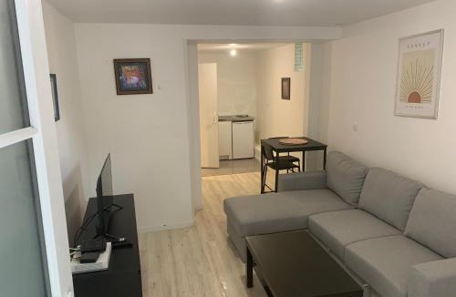 Les Mureaux Apartment | Studio cosy proche gare des Mureaux