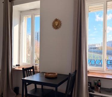 Republique - Les Ponts Apartment | Studio Cosy République TRAM Centre à 10 min