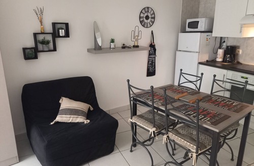 Ax-les-Thermes Apartment | Studio COSY + RDC Centre AX - Ideal SKI (cable car 100 m) & Cure(100 m)