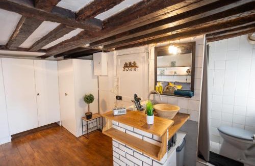 Quartier Sainte-Avoye Apartment | Studio Cosy Romantique en plein Coeur de Paris