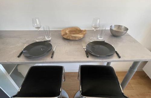 Centre Ville Apartment | Studio cosy rue Alexander Taylor, Wifi, 2 pers