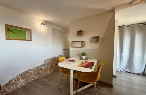 Laudun Apartment | Studio cosy tout équipé