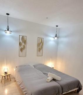 Lourdes Apartment | STUDIO COSY - VUE MONTAGNE - CLIM - GARE