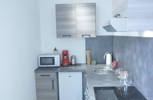 Saint-Quentin Apartment | Studio Cosy2 near train station