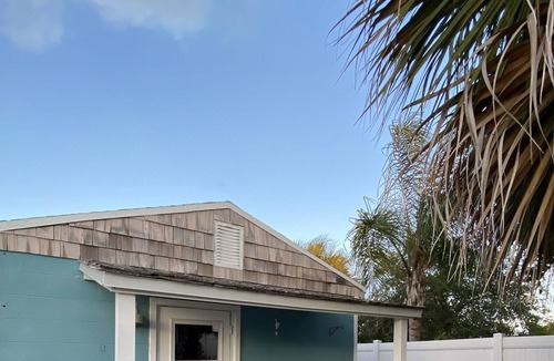 Tropic Cottage | Studio Cottage- Porch, Spacious Yard, & Riverview