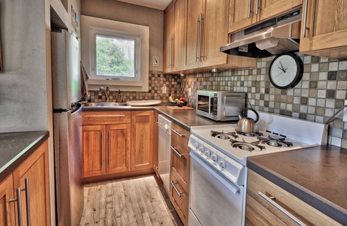 Santa Rosa Cottage | Studio cottage retreat in a vineyard setting