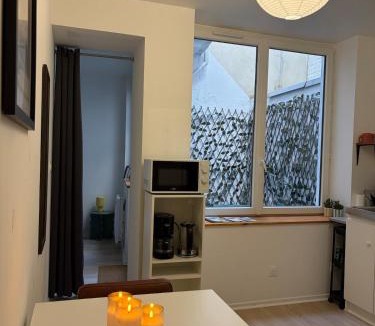Calais Apartment | Studio cozy au RdC avec terrasse