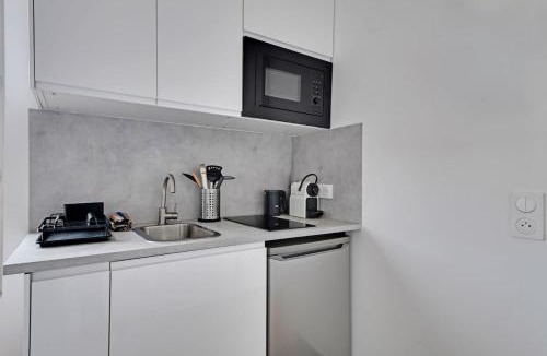 Center Apartment | Studio Cozy - by So Homy, - 1 Bed Room 2 People