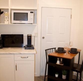 Sudbury Apartment | Studio - Cozy Downtown Hideaway