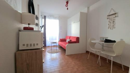 La Cote Radieuse Apartment | Studio Cozy en Bord de Plage avec Vue Mer et Wifi