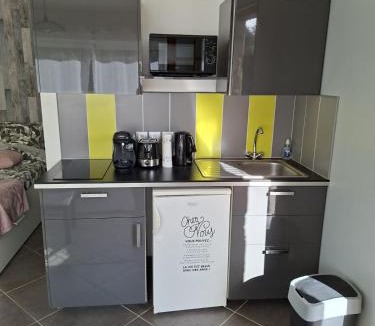 La Celle-sous-Gouzon Apartment | Studio Cozy