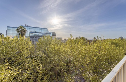 Hyeres City Centre Apartment | Studio Crivelli - Welkeys