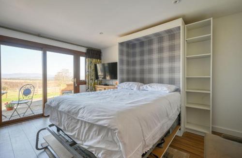 Lewiston Apartment | Studio Crofters View by Interhome