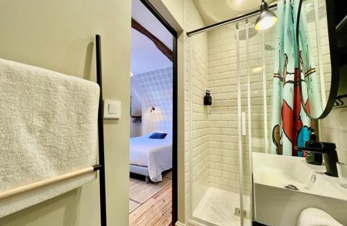 Chenehutte-Treves-Cunault Apartment | Studio Dépendance du Château - Kitchenette