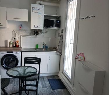 La Tour-du-Pin Apartment | Studio détente bien être