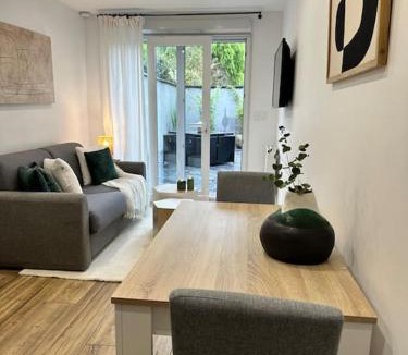 Sainghin-en-Weppes Apartment | Studio d'Hôtes Victoire