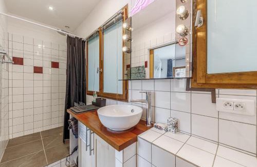 Blesignac Apartment | Studio dans les bois