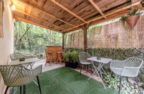 Blesignac Apartment | Studio dans les bois