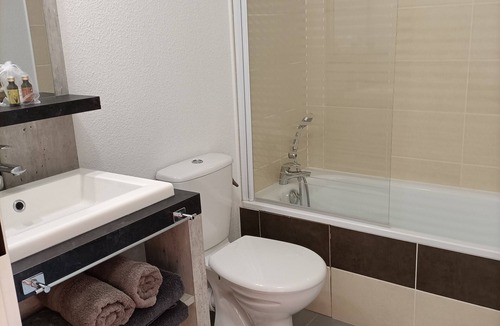 Salies-de-Bearn Apartment | Studio Dans Résidence Avec Piscine